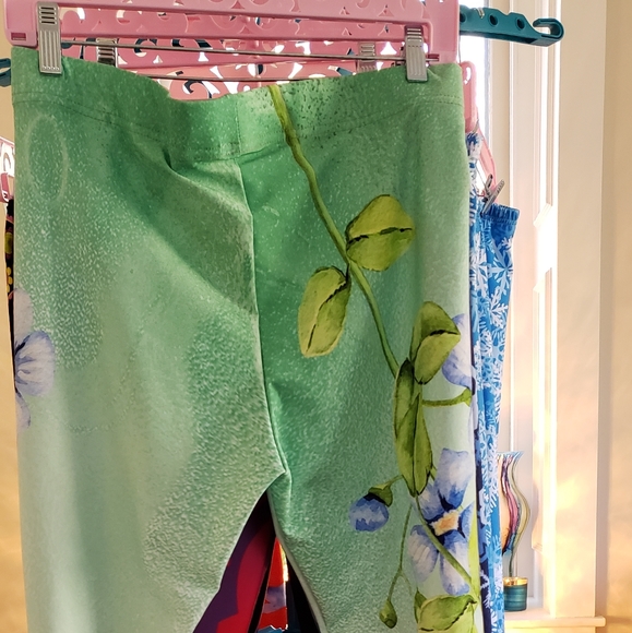 FD's Spring Collection- Leggings 53086 - Picture 3 of 5